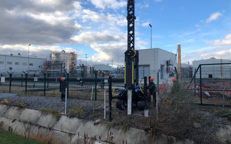 Забивка свай под мостовой переход на территории ООО РусВинил