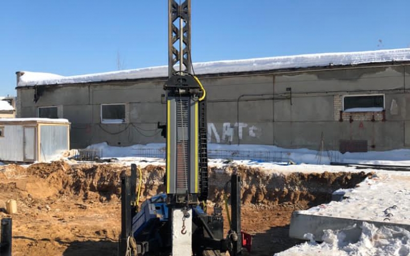 Забивка железобетонных свай сечением 300х300 мм., длиной 6м,(С60.30-9) на объекте: «Энергоцентр с газопоршневыми установками электрической мощностью 4МВт, в городе Бор, Нижегородской области»