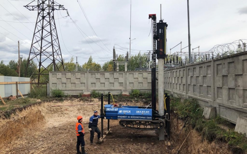 Забивка ж/б свай С50.30-8 на объекте: Реконструкция ПС 110/6 кВ ГАСТ Нижегородская область, Кстовский район, у с. Федяково. (Горьковская АЭС)