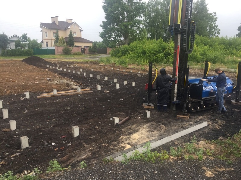 Забивка свай на объекте д.Гавриловка Дзержинский р-он