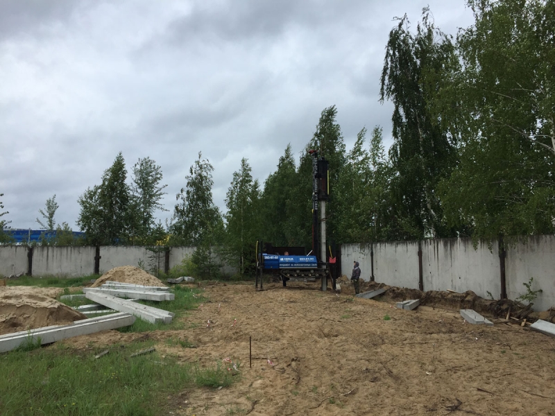 Забивка железобетонных свай С50.20-6 под Холодный склад ул. Коминтерна 41
